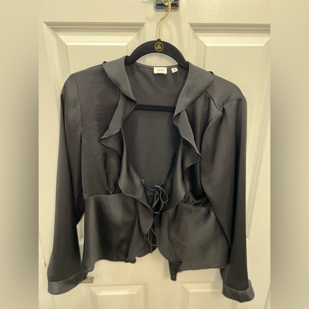 Aritzia Blouse top - lightly worn - size L